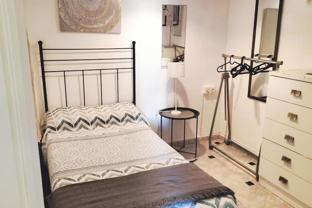 Bonito Apartamento De Dos Dormitorios En El Centro Y Calle San Miguel Torremolinos Exterior foto